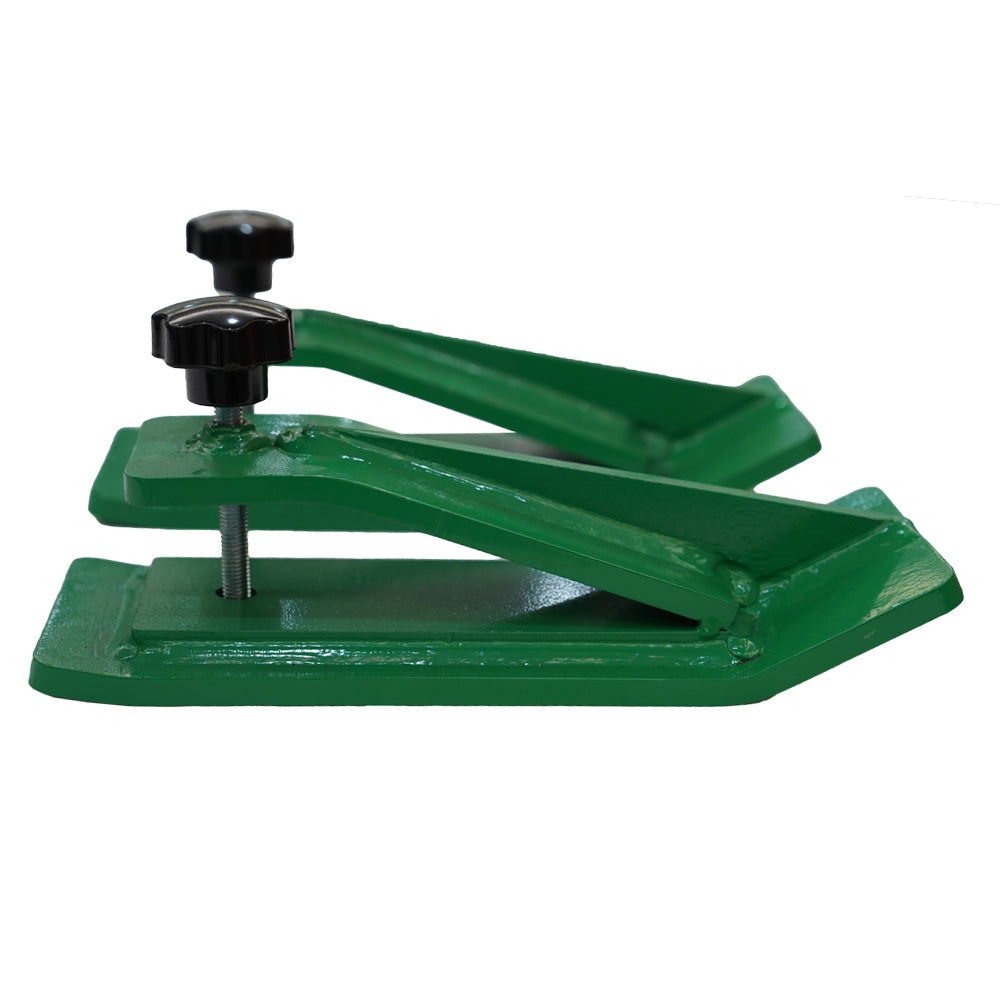 VEVOR Tractor Bucket Protector, 2PCS Heavy Duty Steel Bucket Edge Protectors, Anti-Skid Device with Double Hexagon Lock Nuts and Bolts, Green